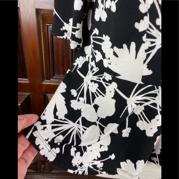 APT 9 Black & White Floral Peplum waist Top - Picture 5 of 9